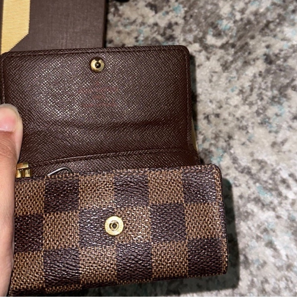 Louis Vuitton 6-Key Holder Damier Ebene - Picture 4 of 8